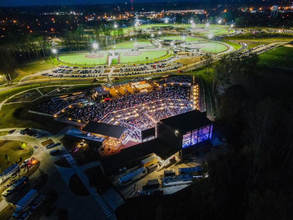 sand-mountain-amphitheater-1