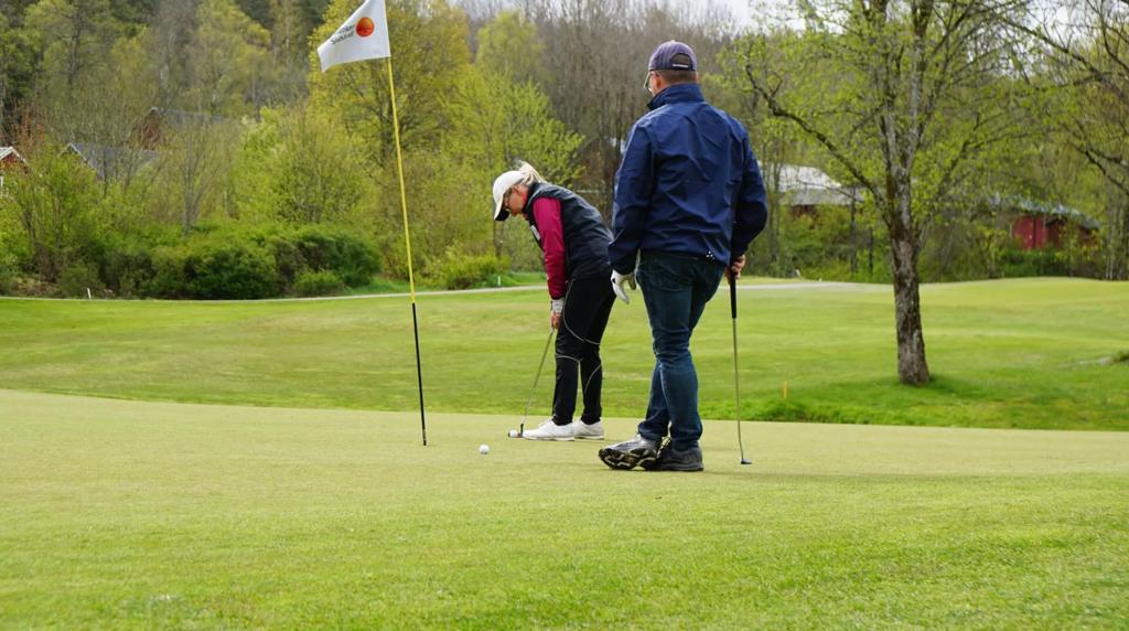 midnight-sun-golf-course-2