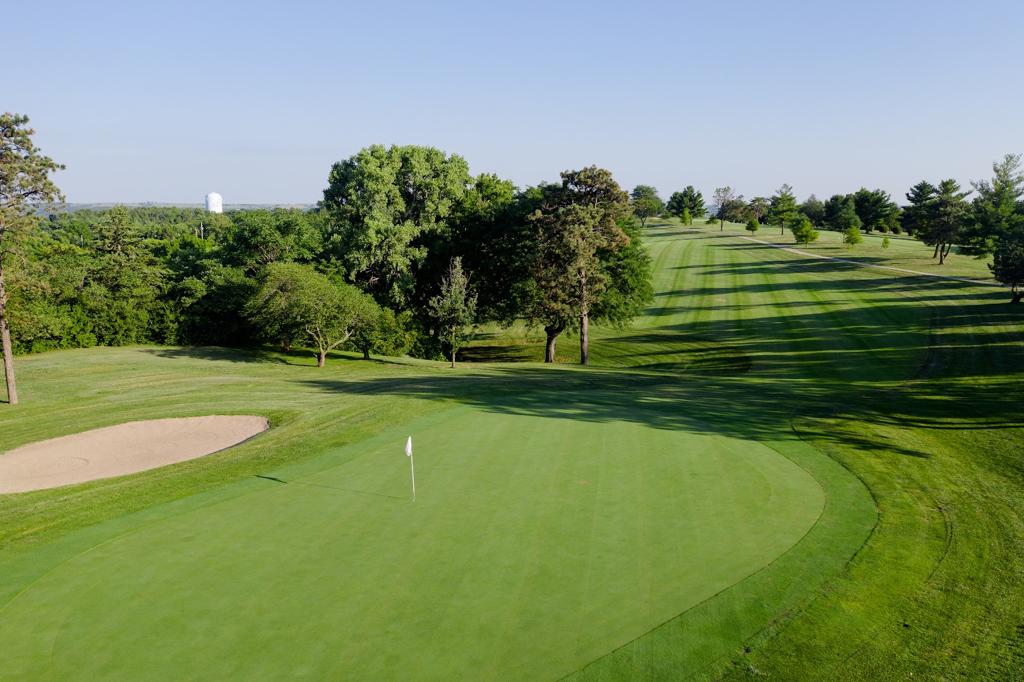 manhattan-country-club-1755476180359