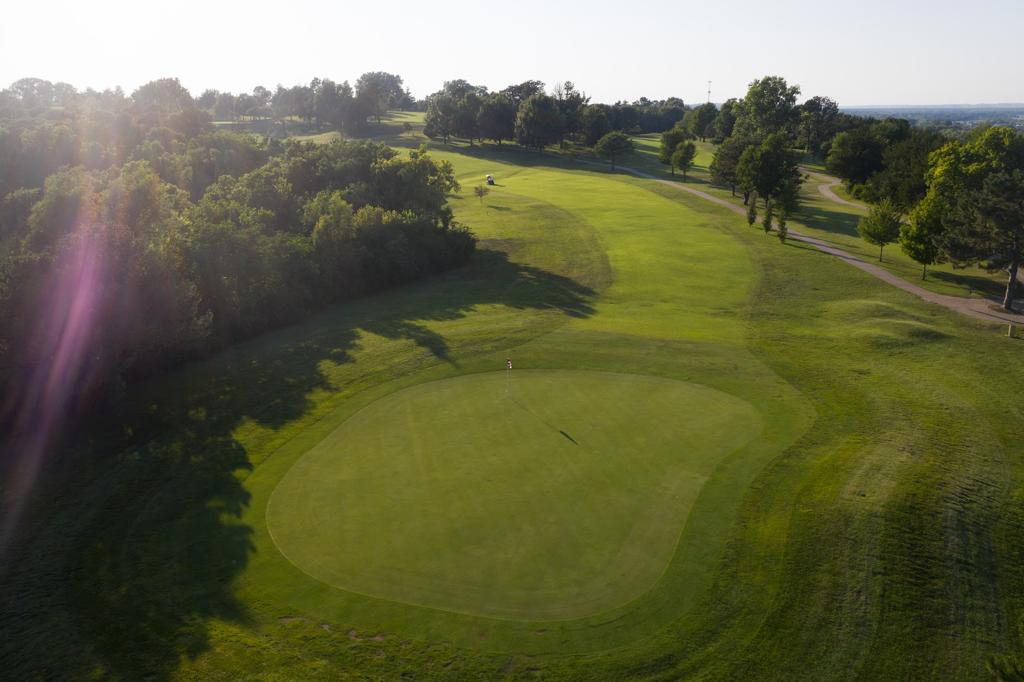 manhattan-country-club-2