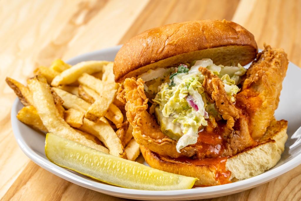 chicken-n-pickle-overland-park-8
