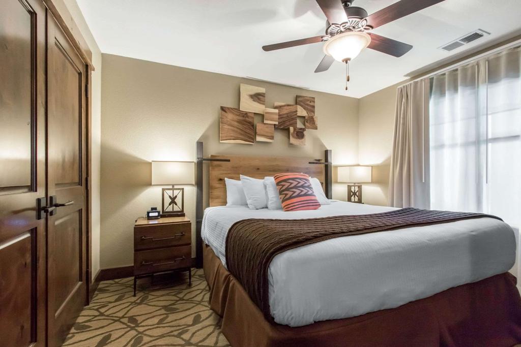 bluegreen-vacations-paradise-point-resort-4