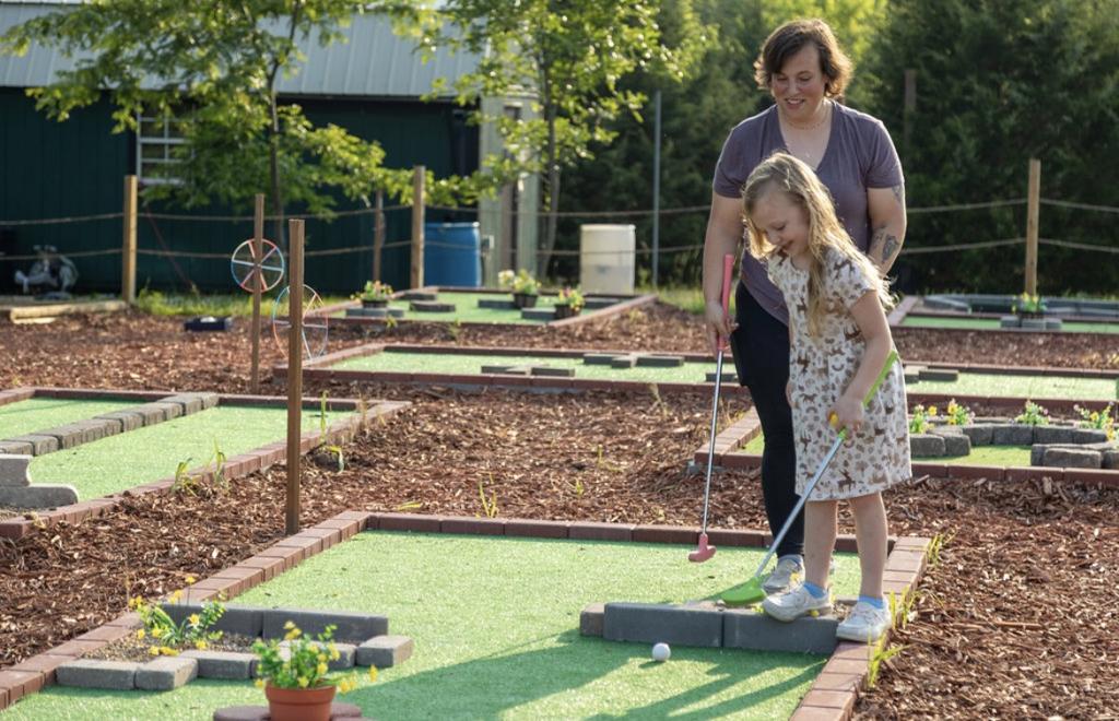 hawk-creek-mini-golf-1