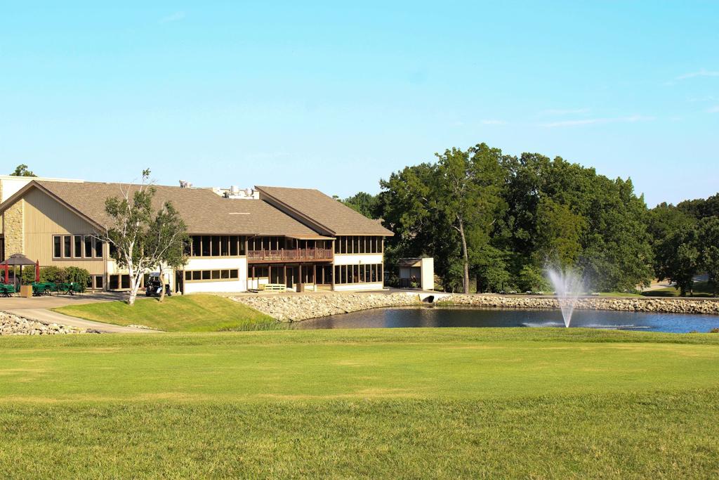lakewood-oaks-country-club-1755481888047