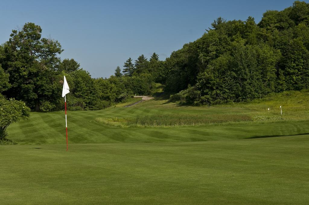 golf-mont-cascades-1