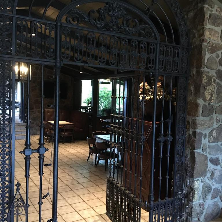 red-apple-inn-country-club-6