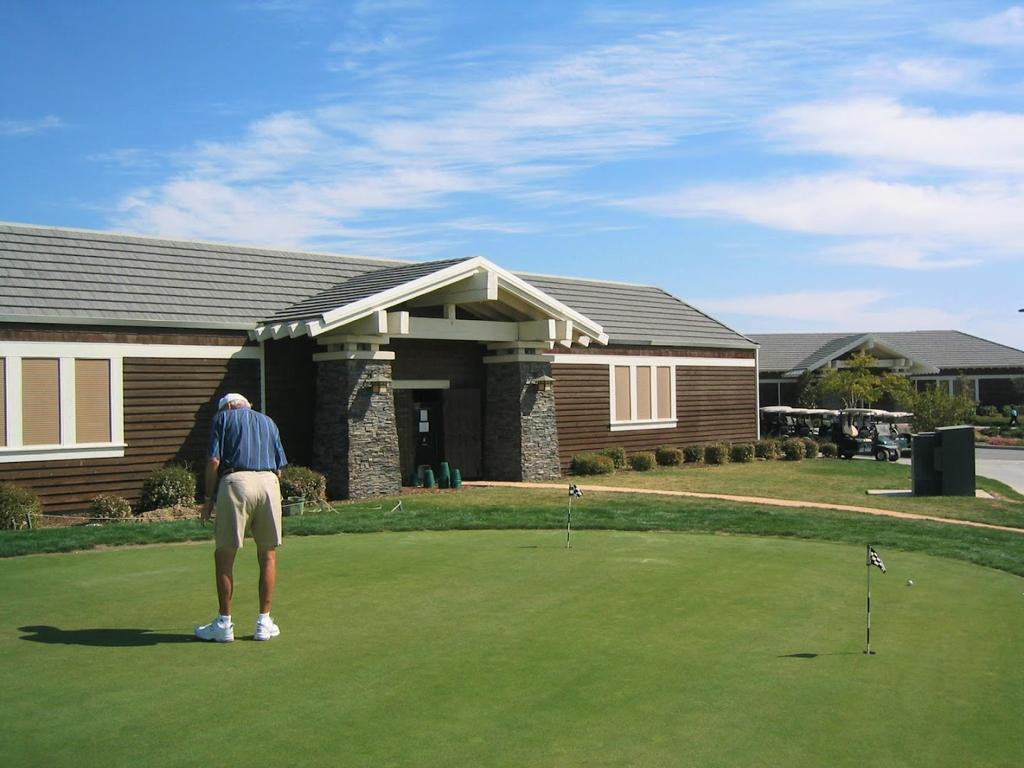 shadow-lakes-club-2