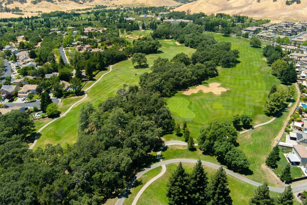 paradise-valley-golf-course-1755475780162