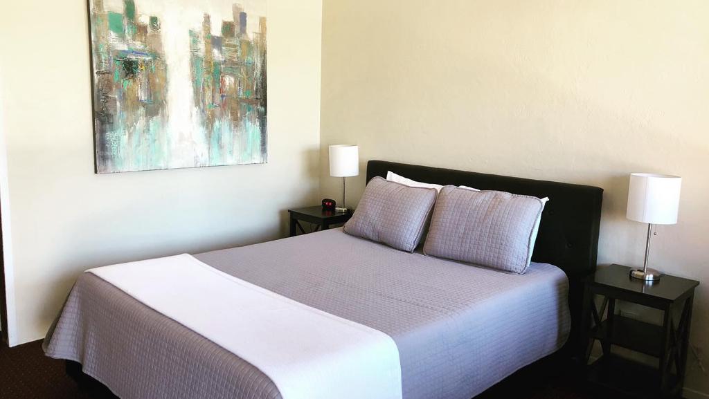 sherwood-forest-motel-2