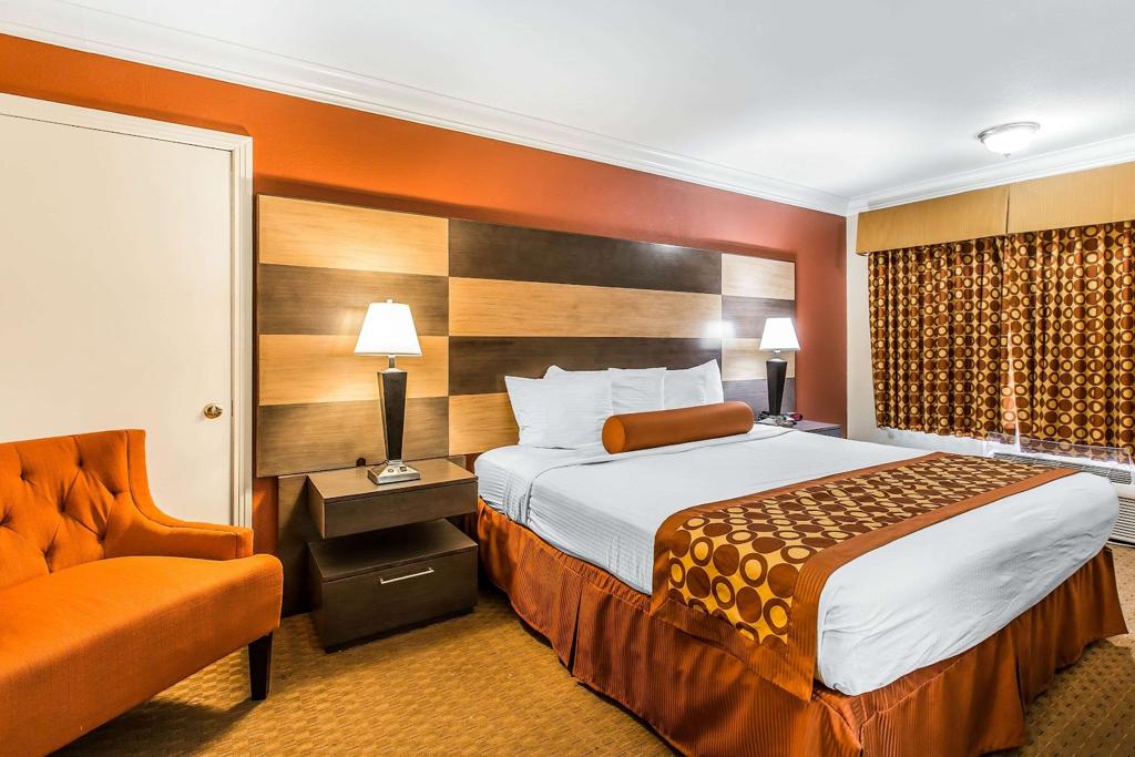 rodeway-inn-suites-canyon-lake-menifee-west-2