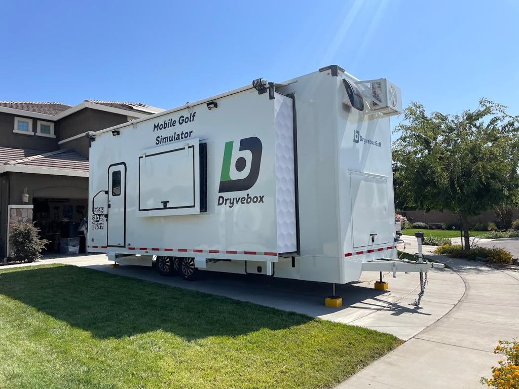 dryvebox-visalia-tulare-golf-lounge-and-mobile-golf-simulator-1