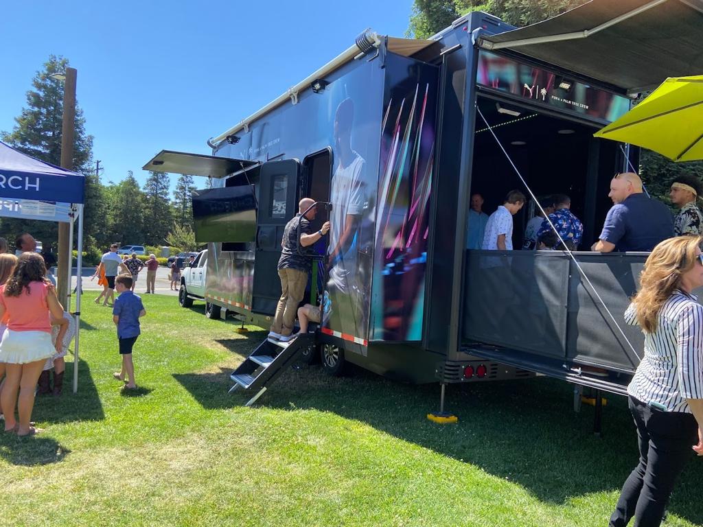 dryvebox-visalia-tulare-golf-lounge-and-mobile-golf-simulator-2