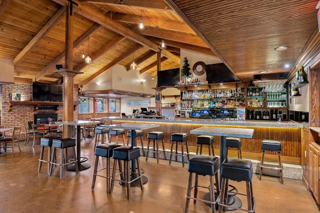 the-clubhouse-grill-sea-pines-1755479606622