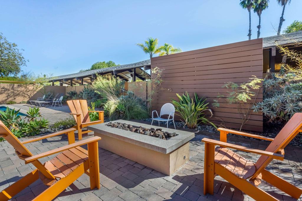 carlton-oaks-lodge-ascend-hotel-collection-1