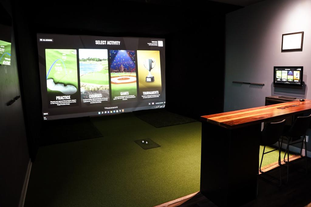 svn2-indoor-golf-newbury-park-2