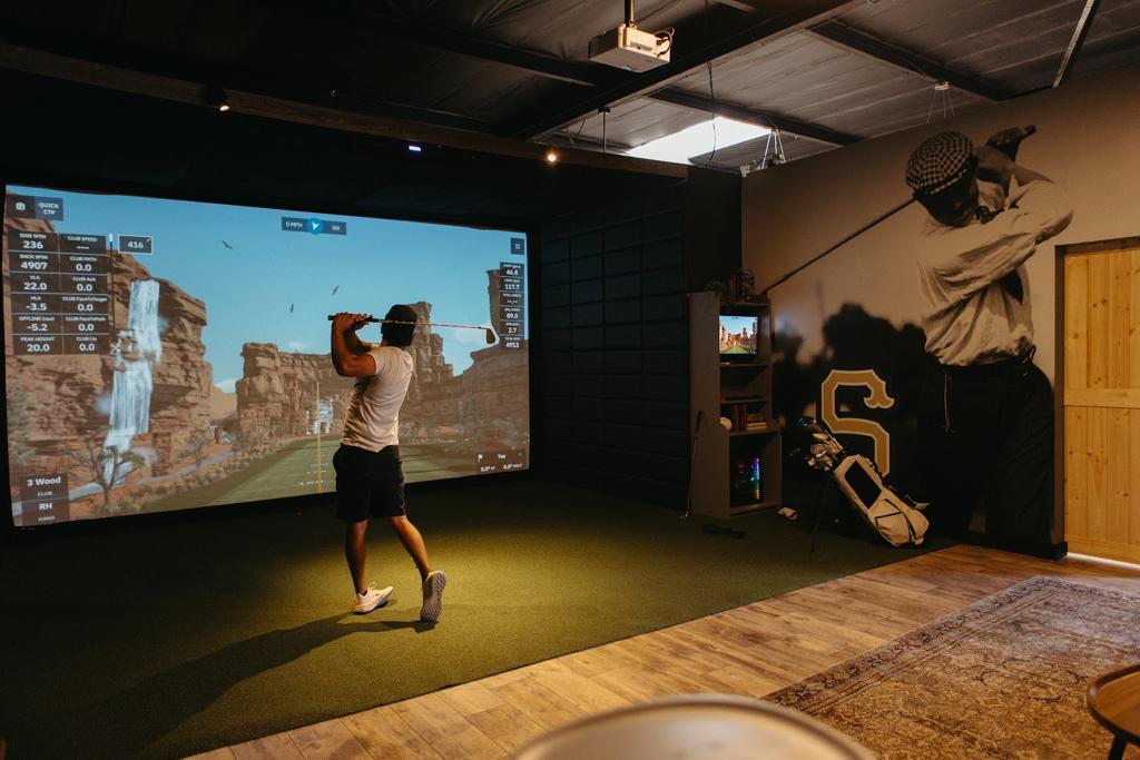 swingeasy-golf-club-costa-mesa-1755495395864