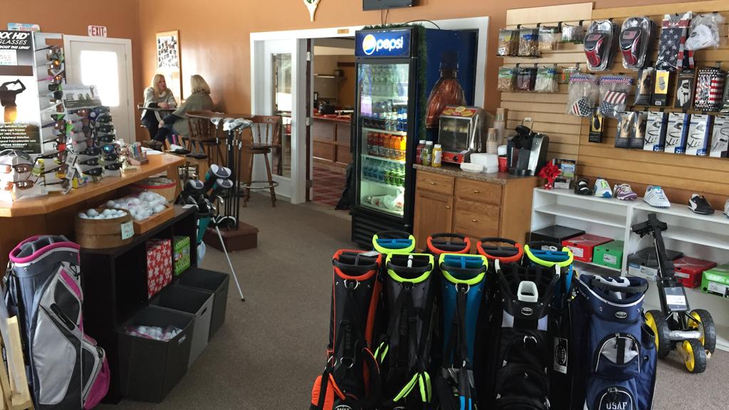 vineyard-valley-golf-club-pro-shop-driving-range-1