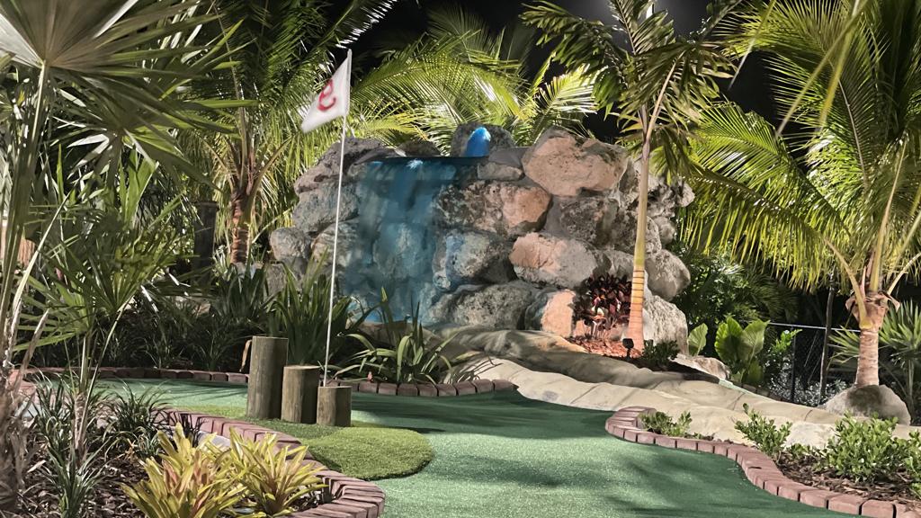 porkys-bayside-mini-golf-1