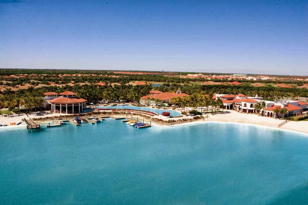 miromar-lakes-sales-gallery-2