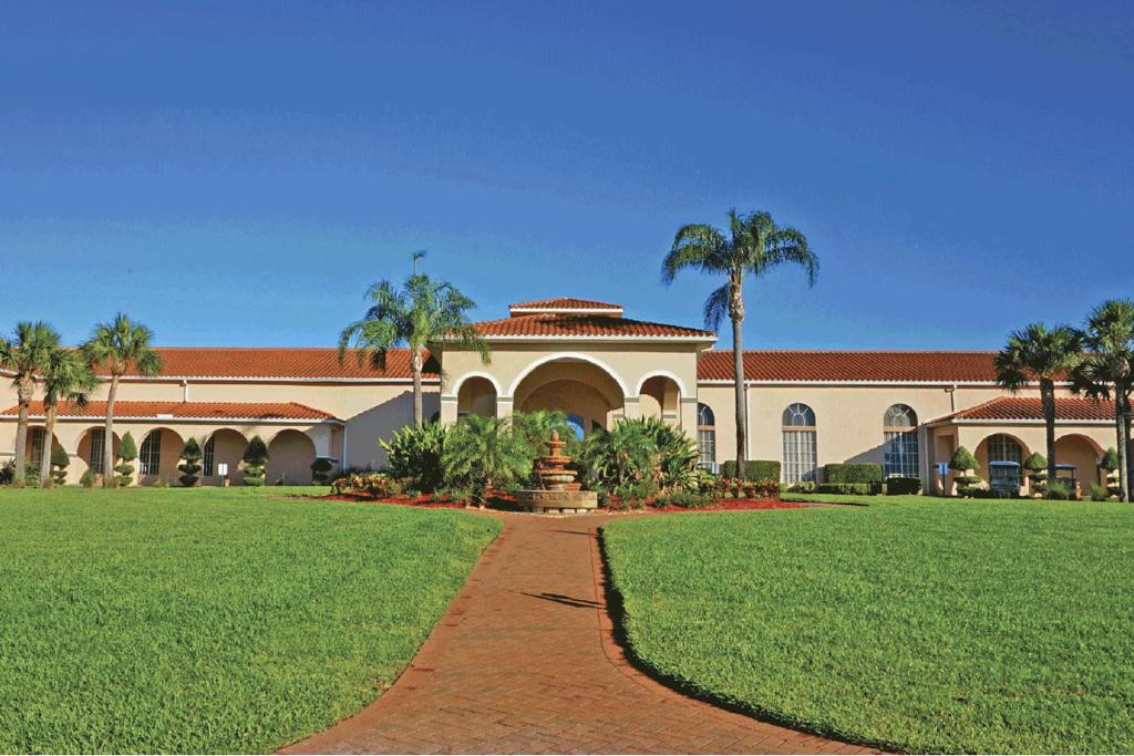 four-lakes-golf-club-retirement-community-1