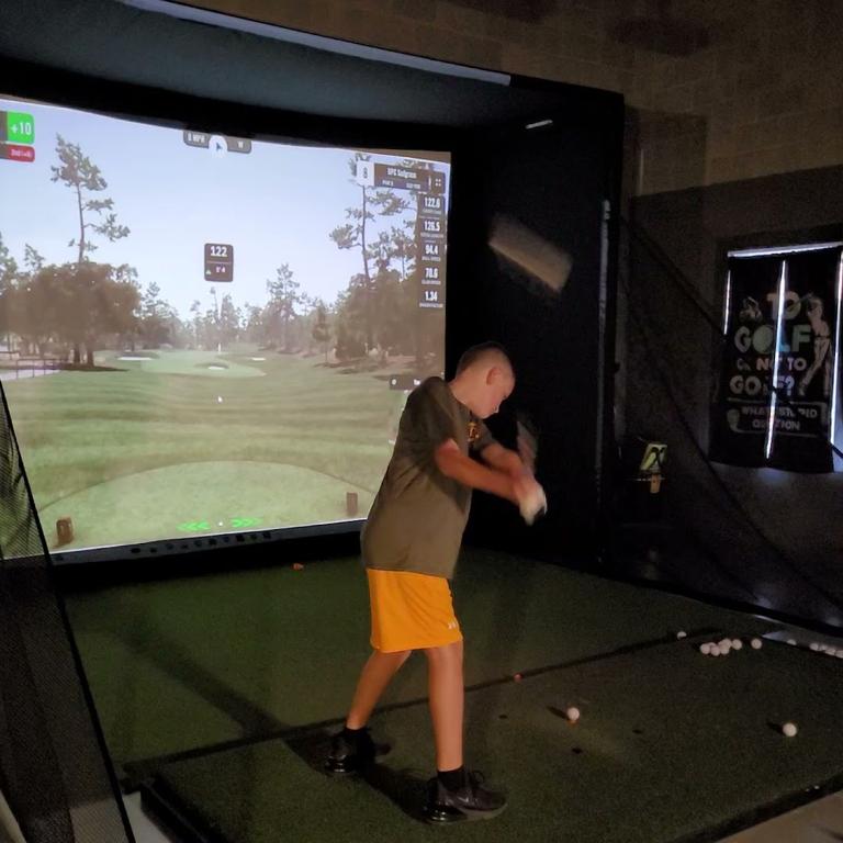 fore-indoor-golf-club-3