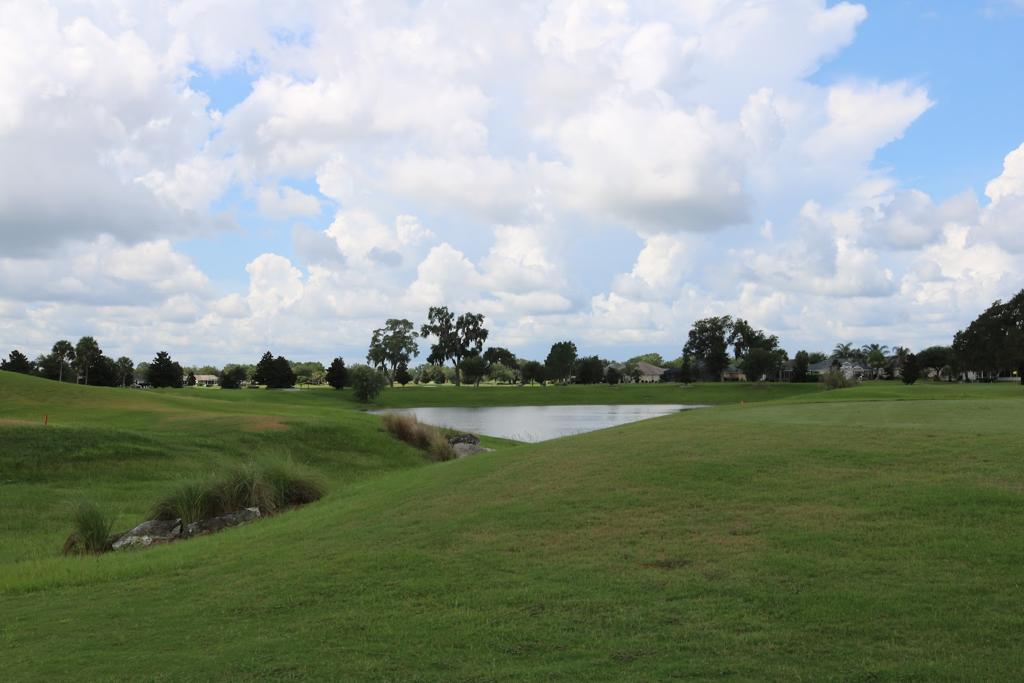 churchill-greens-executive-golf-course-5
