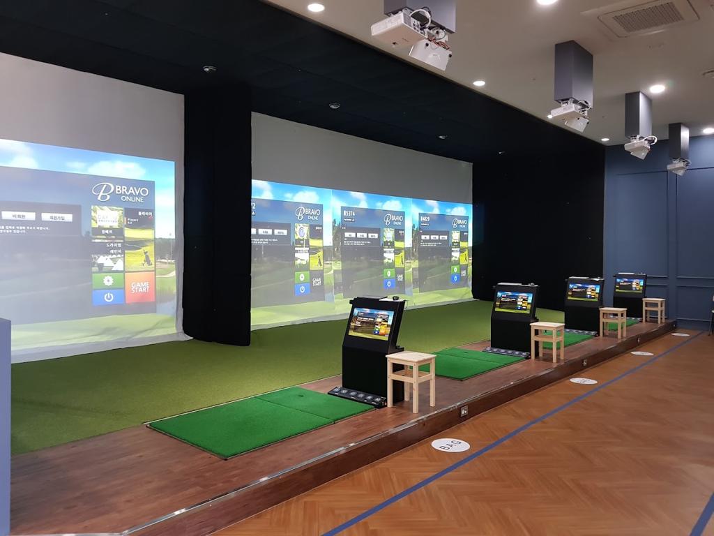 bravo-golf-simulator-1