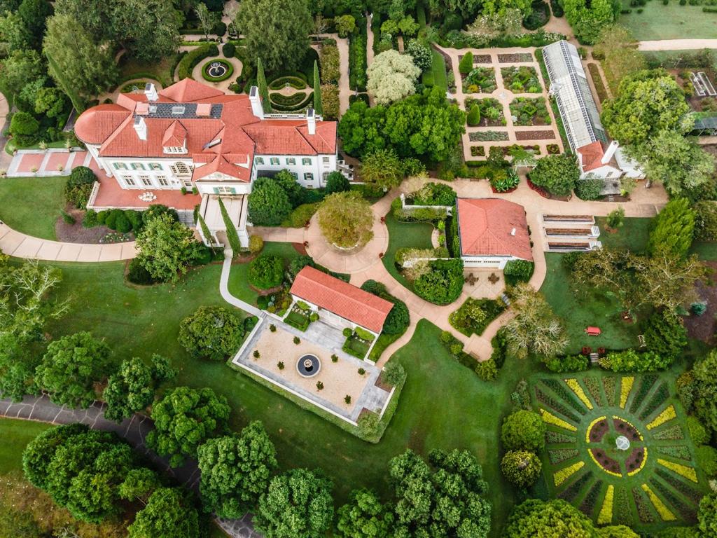 hills-dales-estate-1