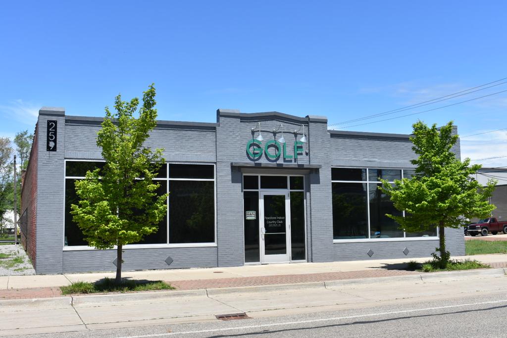 pipestone-indoor-country-club-1755468449633