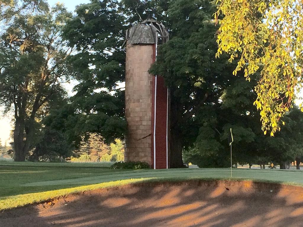 sugar-loaf-the-old-course-1755470875344