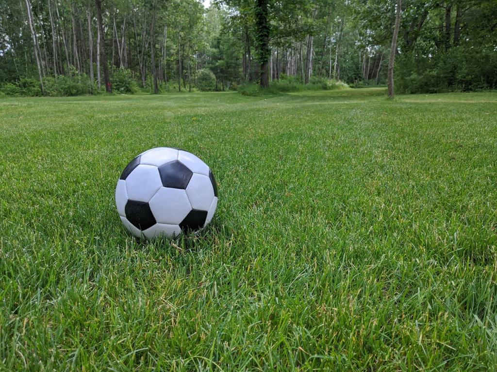 the-kicks-at-bowen-lake-5