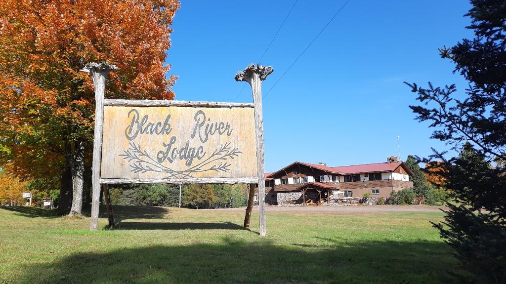 black-river-lodge-at-north-ironwood-acres-1
