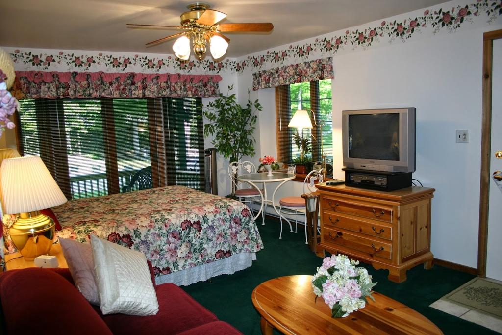 lakebluff-condos-at-stonecliffe-2