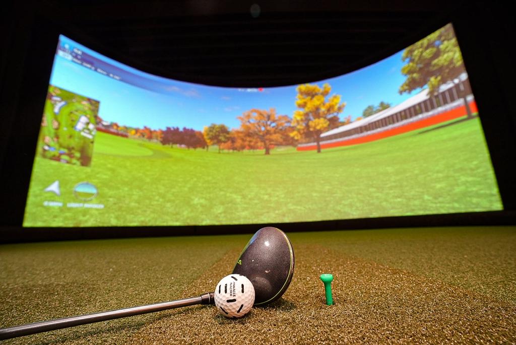 the-gregor-private-indoor-golf-and-club-1