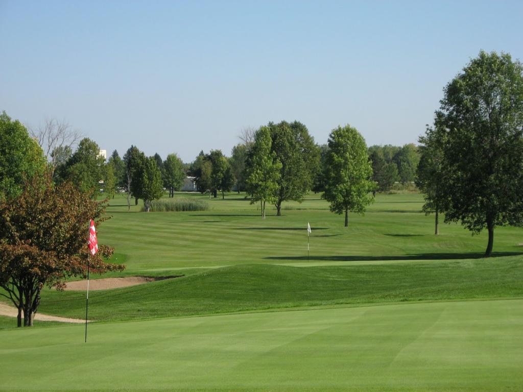 maple-creek-golf-course-2