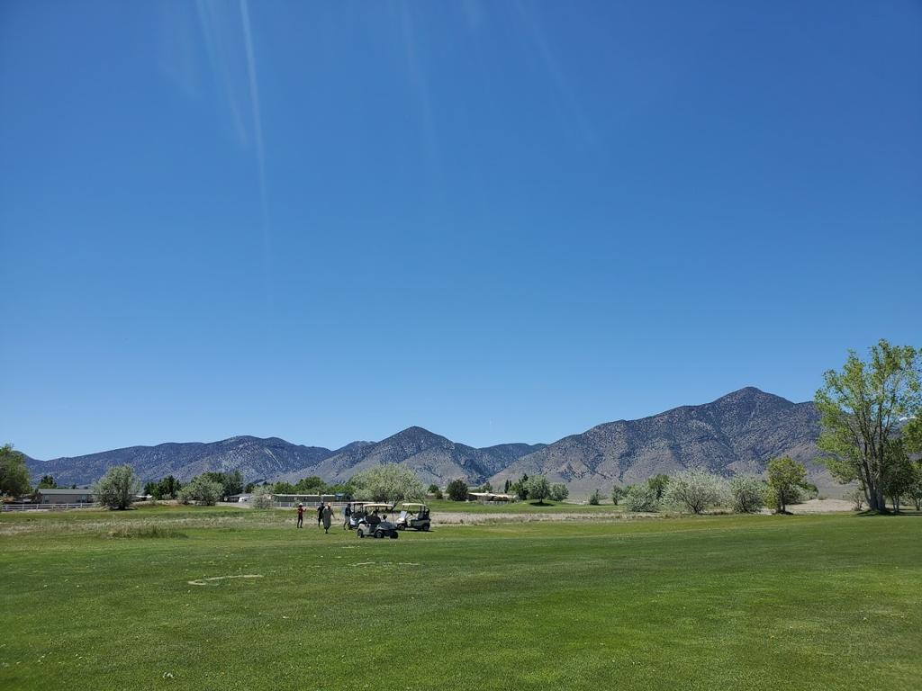 round-mountain-golf-course-1