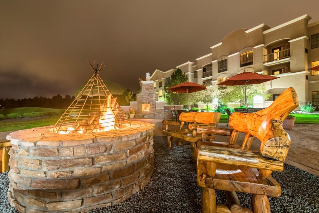 mcm-elegante-lodge-resort-ruidoso-1