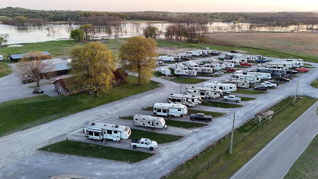 lake-hudson-resort-2