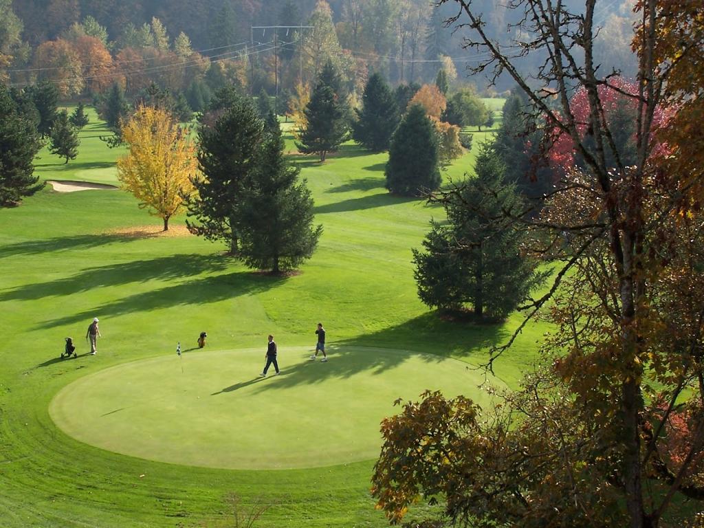 sah-hah-lee-golf-course-1