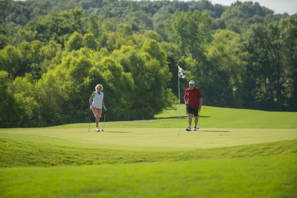 pine-creek-golf-course-2