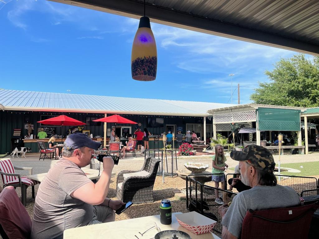 hartlines-toptracer-golf-and-sports-club-1