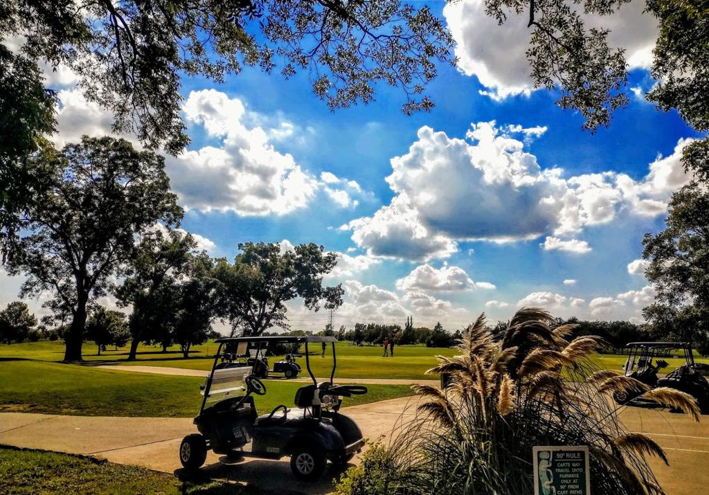 oak-hollow-golf-course-1755480128713