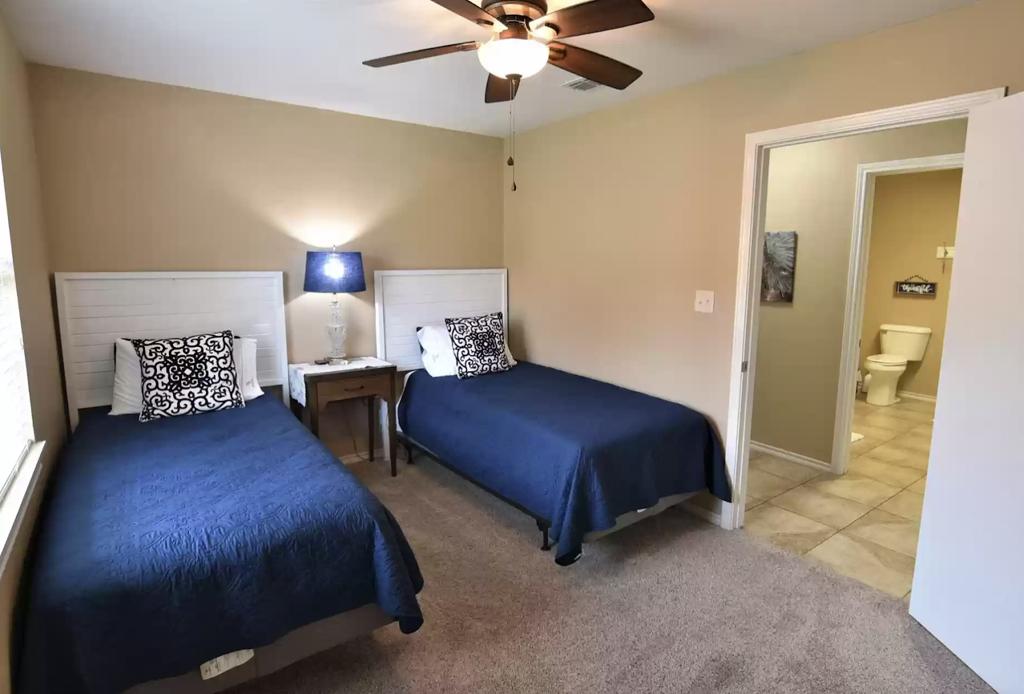 retreat-at-lake-cypress-springs-2