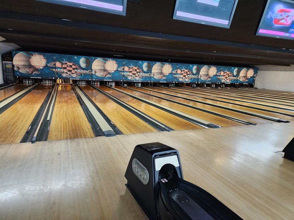 vincis-bowling-entertainment-1