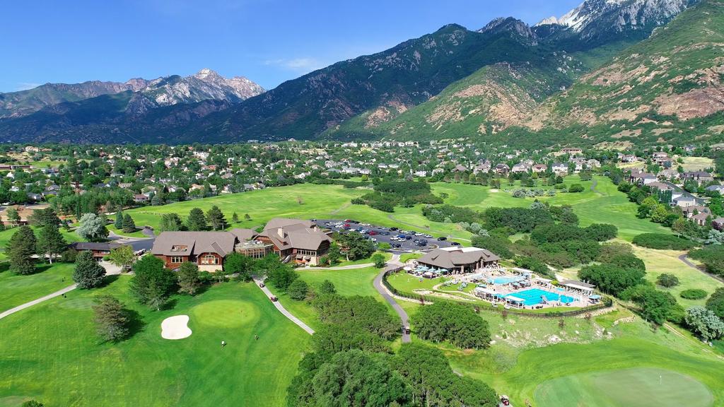 hidden-valley-country-club-1