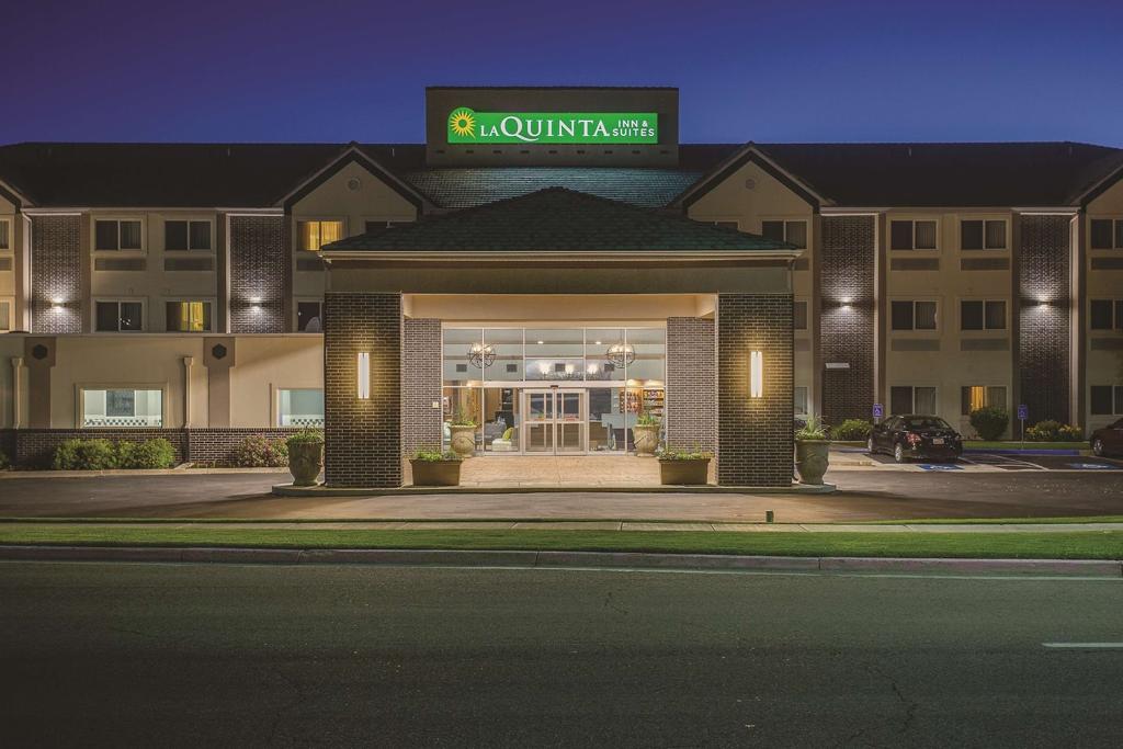 la-quinta-inn-suites-by-wyndham-logan-1755496605865
