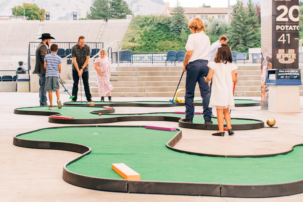 logan-mini-golf-portable-course-reservation-only-1