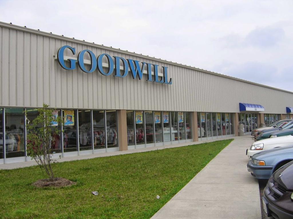 goodwill-store-and-donation-center-1