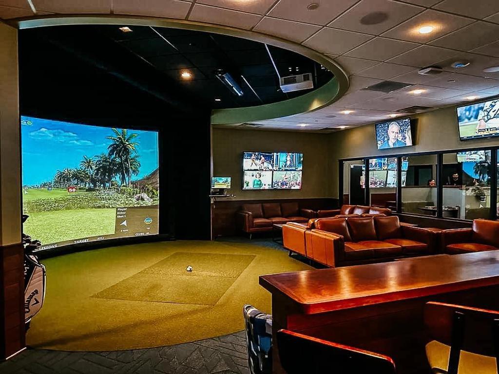 hackers-bar-grille-4